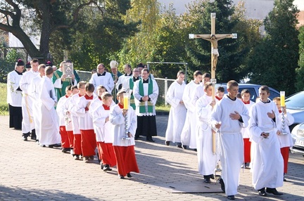 Procesja do Kościoła