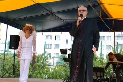 Powitanie uczestników festynu przez ks.Proboszcza